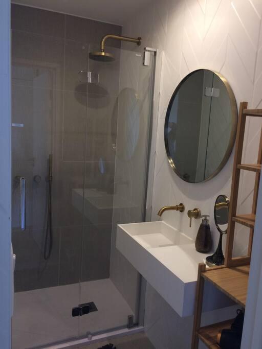 Lovely Refurbished Apartment Ница Екстериор снимка